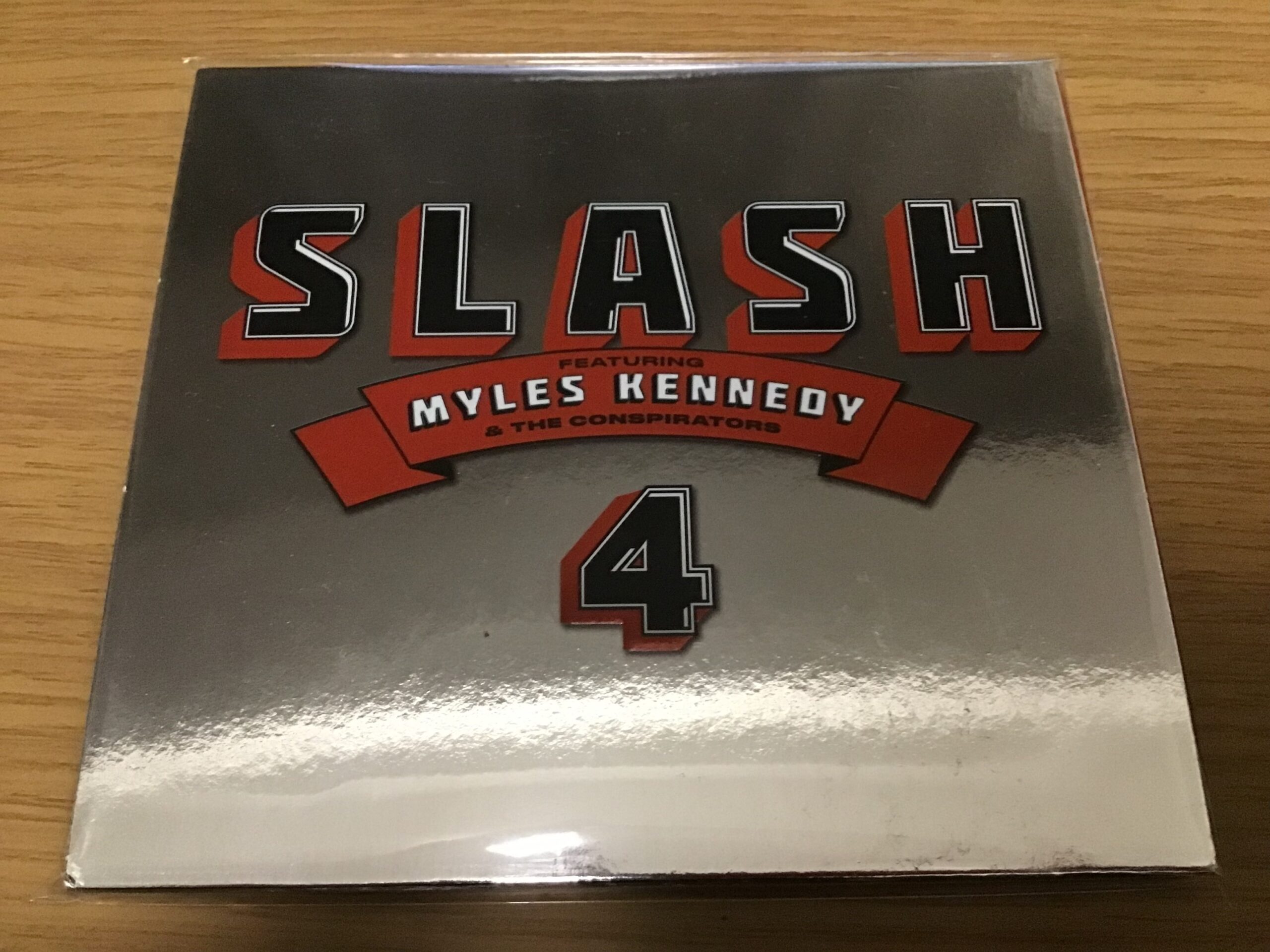 【レビュー】4 / Slash Feat. Myles Kennedy & The Conspirators (2022)